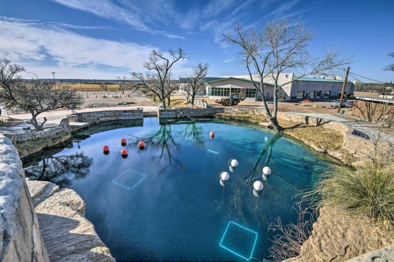 Charming Santa Rosa Home With Mountain Views And Porch Eksteriør billede